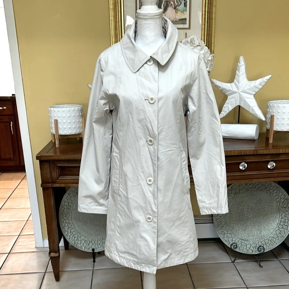 Cabela’s Women's Cream Fully Lined Button Front Collared Pockets Trench Coat Med - Picture 12 of 14